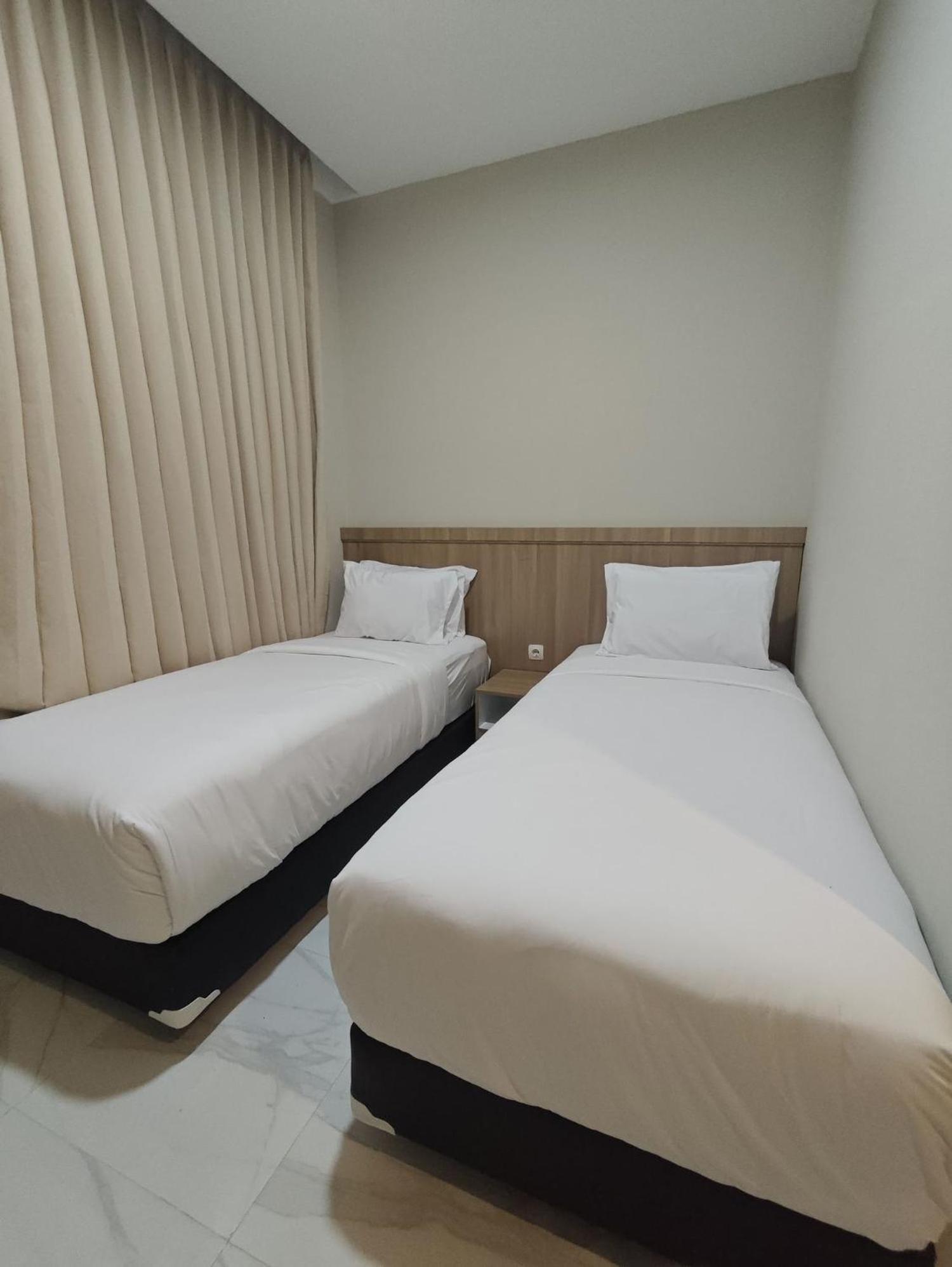 El Nipa Hotel Labuan Bajo Esterno foto